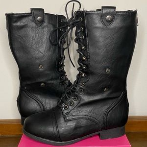 2/$50 New Top Moda Black lace up Combat Boots Sz 6.5
